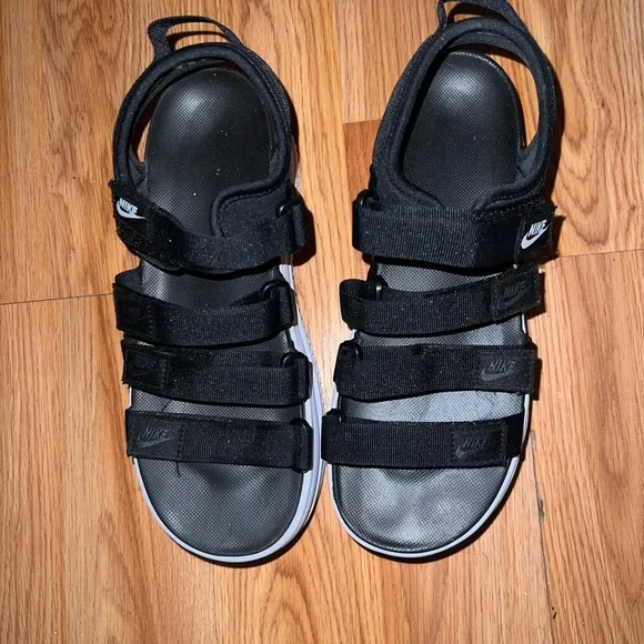 Nike Black and White Platform Sandals - Picture 3 of 4